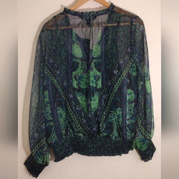 White House Black Market Vibrant Green and Black Floral Blouse - Picture 10 of 10